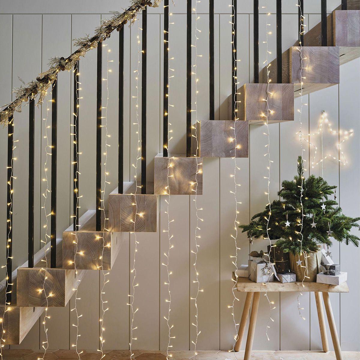 Kurtyna ZEWNĘTRZNA 304 LED z PILOTEM